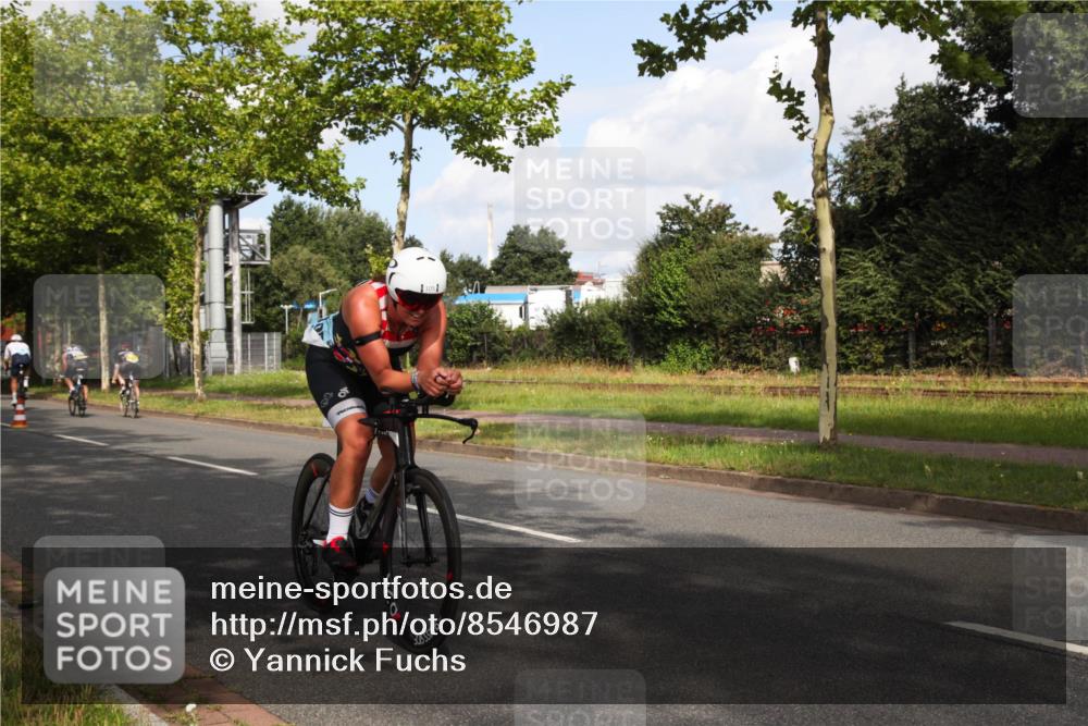 10.08.2025 - GEWOBA Citytriathlon Bremen Yannick Fuchs http://msf.ph/oto/8546987 10.08.2025 10:49:11 Radfahren 81, 105, 151, 213, 245, 387, 407, 420, 430 meine-sportfotos.de