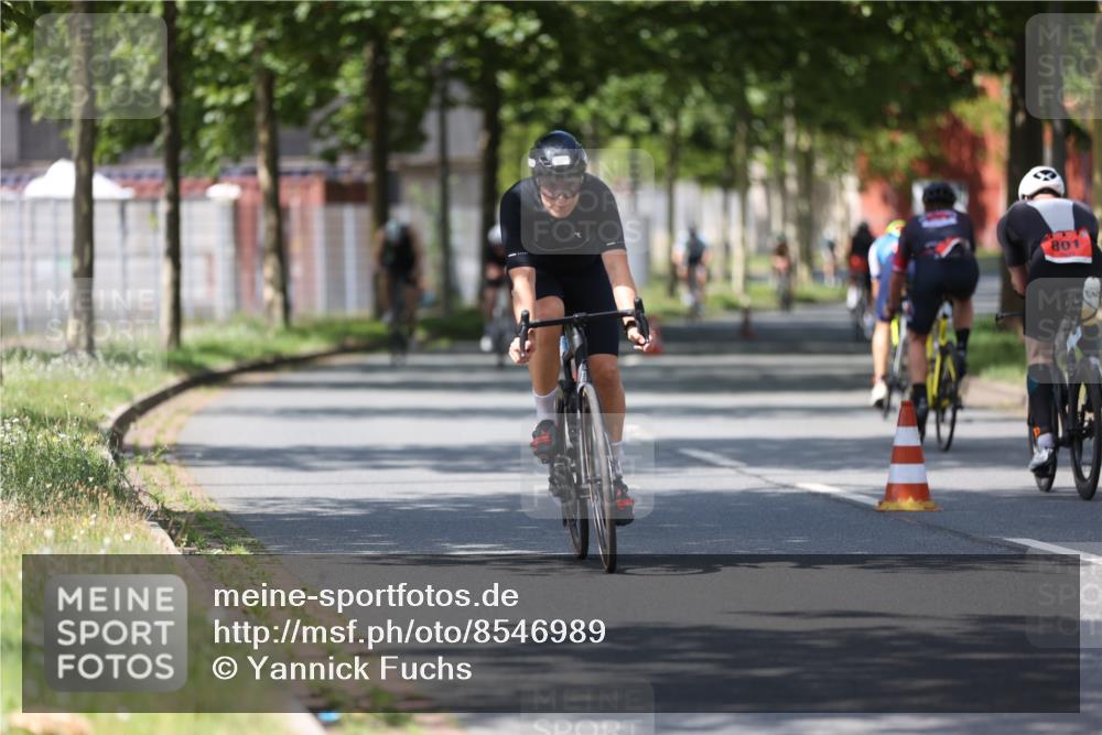 10.08.2025 - GEWOBA Citytriathlon Bremen Yannick Fuchs http://msf.ph/oto/8546989 10.08.2025 13:03:41 Radfahren 676, 753, 812, 823, 908, 925, 1007 meine-sportfotos.de