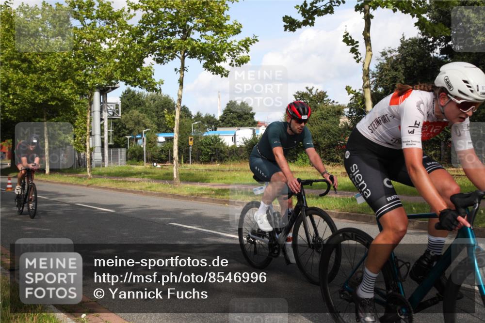10.08.2025 - GEWOBA Citytriathlon Bremen Yannick Fuchs http://msf.ph/oto/8546996 10.08.2025 10:49:13 Radfahren 81, 105, 151, 213, 245, 387, 407, 420, 430 meine-sportfotos.de