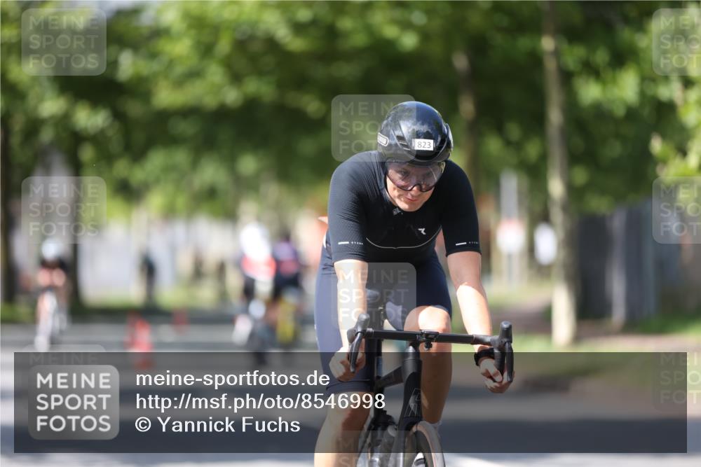10.08.2025 - GEWOBA Citytriathlon Bremen Yannick Fuchs http://msf.ph/oto/8546998 10.08.2025 13:03:42 Radfahren 676, 753, 812, 823, 908, 925, 1007 meine-sportfotos.de