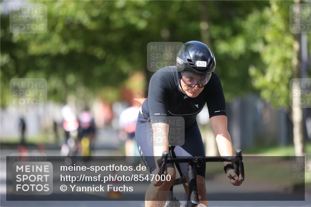 10.08.2025 - GEWOBA Citytriathlon Bremen Yannick Fuchs http://msf.ph/oto/8547000 10.08.2025 13:03:42 Radfahren 676, 753, 812, 823, 908, 925, 1007 meine-sportfotos.de