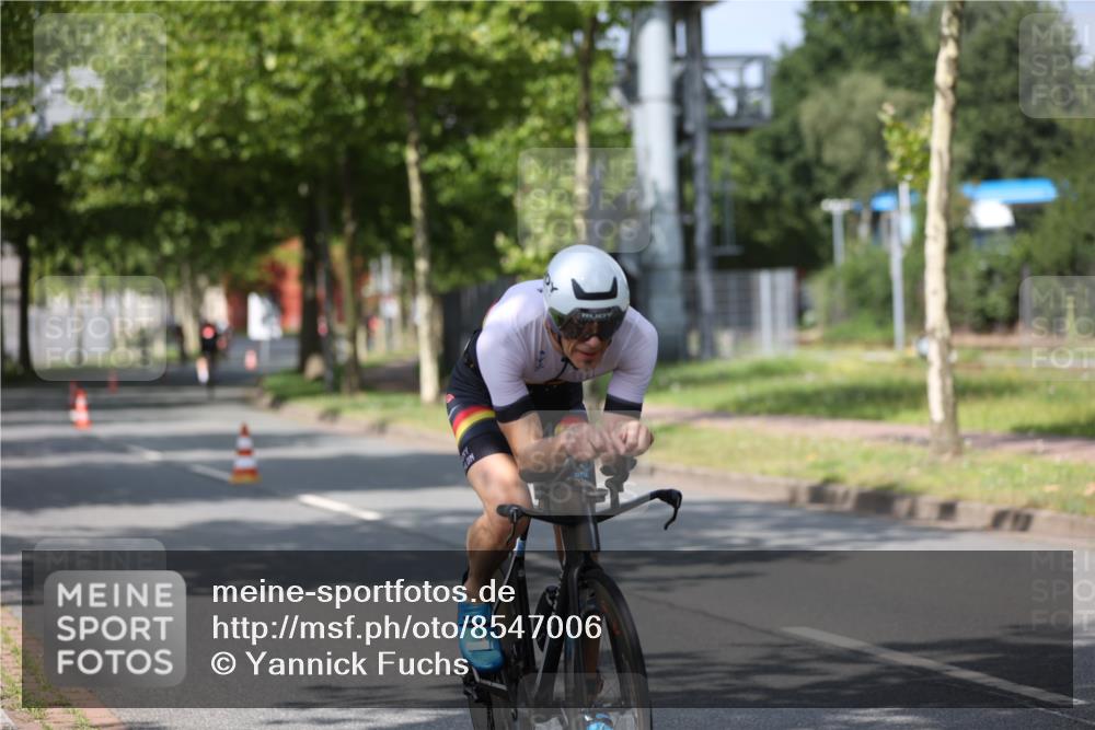 10.08.2025 - GEWOBA Citytriathlon Bremen Yannick Fuchs http://msf.ph/oto/8547006 10.08.2025 12:09:15 Radfahren 611, 633, 727, 731, 779, 814, 837, 871, 880, 890, 896 meine-sportfotos.de