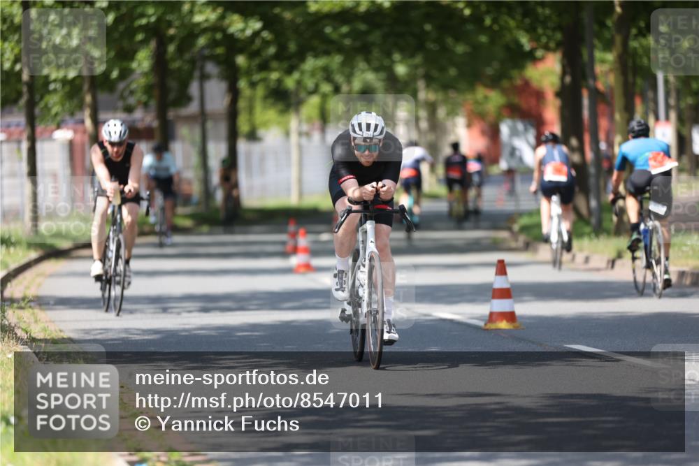 10.08.2025 - GEWOBA Citytriathlon Bremen Yannick Fuchs http://msf.ph/oto/8547011 10.08.2025 13:03:45 Radfahren 574, 676, 753, 812, 823, 908, 925, 965, 1007 meine-sportfotos.de
