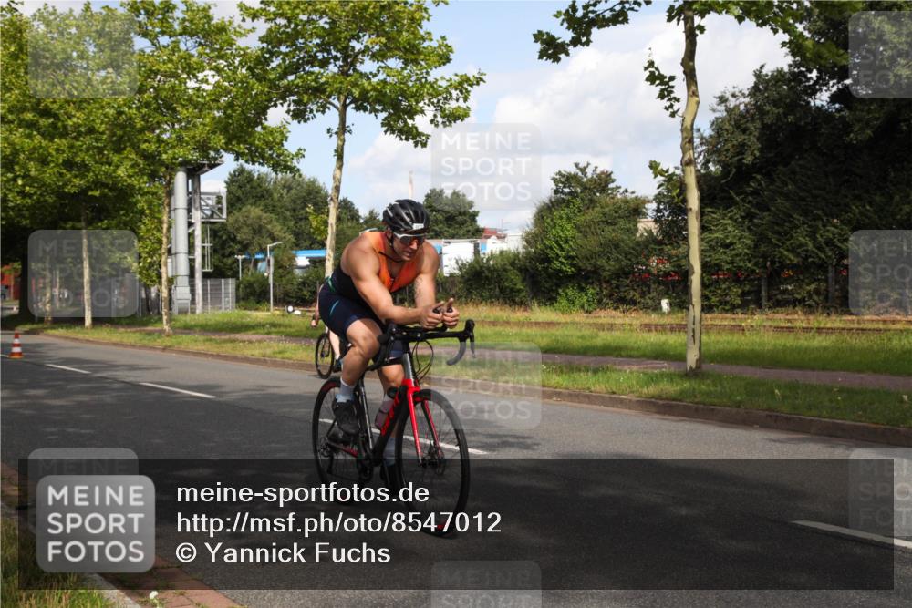 10.08.2025 - GEWOBA Citytriathlon Bremen Yannick Fuchs http://msf.ph/oto/8547012 10.08.2025 10:49:22 Radfahren 81, 105, 151, 213, 245, 387, 405, 407, 420, 430 meine-sportfotos.de