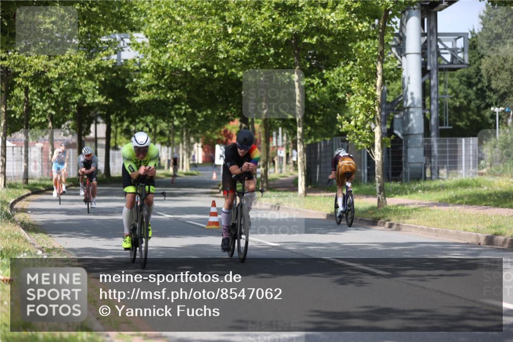 10.08.2025 - GEWOBA Citytriathlon Bremen Yannick Fuchs http://msf.ph/oto/8547062 10.08.2025 12:09:24 Radfahren 611, 633, 674, 779, 814, 837, 871, 880, 890, 896 meine-sportfotos.de