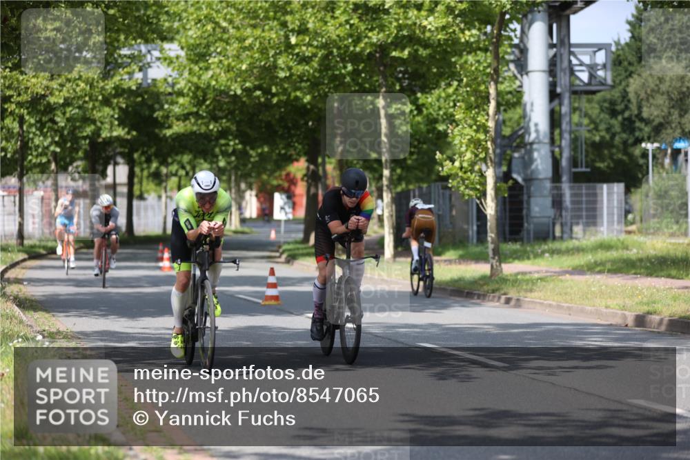 10.08.2025 - GEWOBA Citytriathlon Bremen Yannick Fuchs http://msf.ph/oto/8547065 10.08.2025 12:09:24 Radfahren 611, 633, 674, 779, 814, 837, 871, 880, 890, 896 meine-sportfotos.de