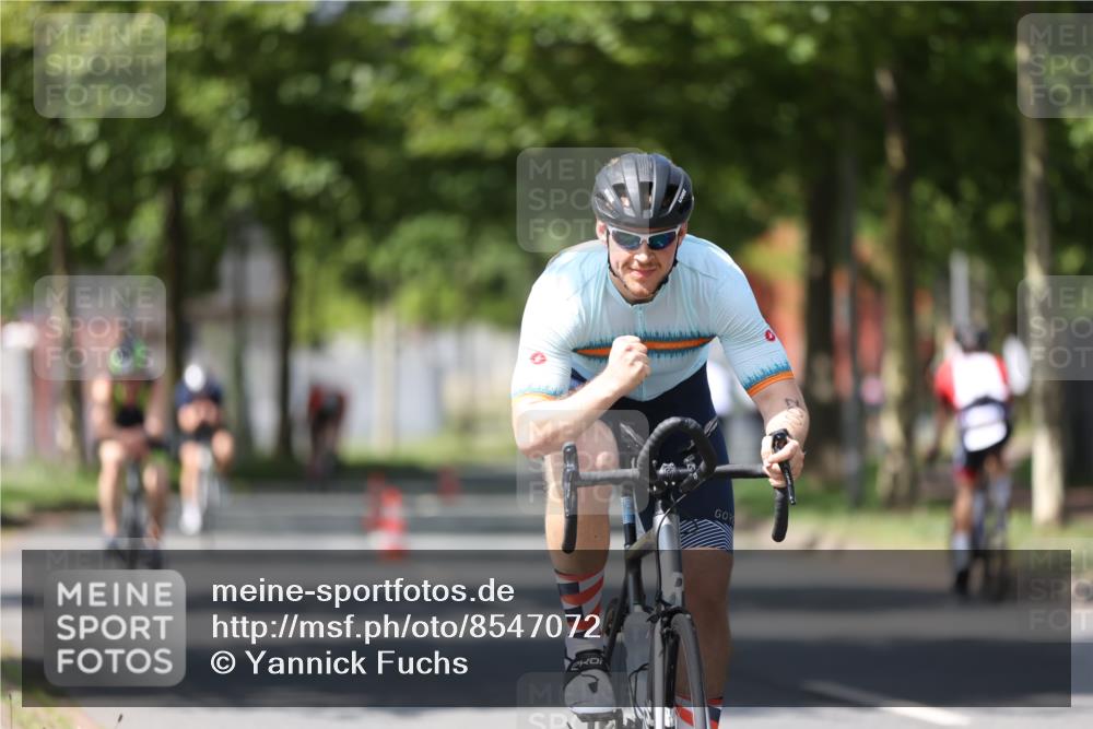 10.08.2025 - GEWOBA Citytriathlon Bremen Yannick Fuchs http://msf.ph/oto/8547072 10.08.2025 13:03:50 Radfahren 574, 676, 685, 753, 812, 823, 908, 965, 1007 meine-sportfotos.de