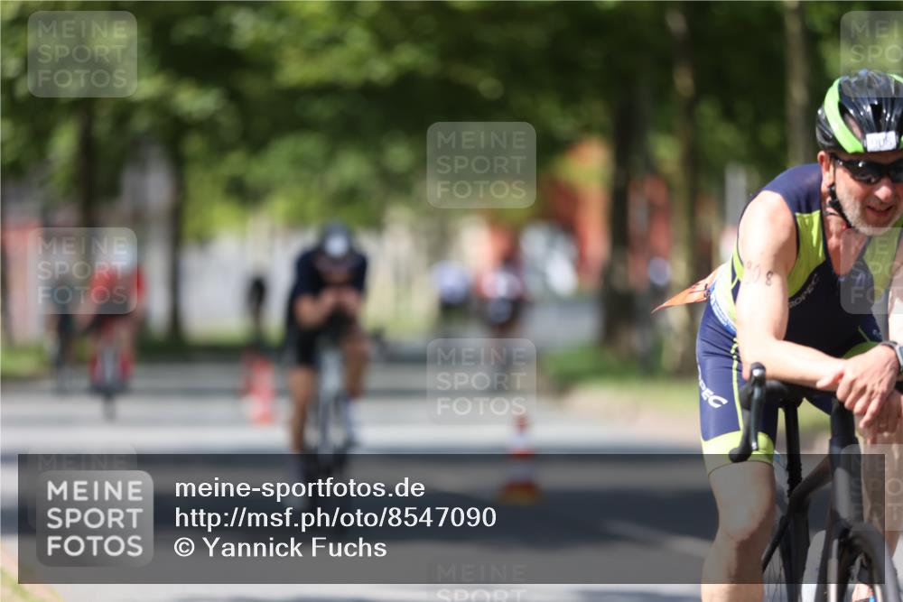 10.08.2025 - GEWOBA Citytriathlon Bremen Yannick Fuchs http://msf.ph/oto/8547090 10.08.2025 13:03:53 Radfahren 574, 576, 676, 685, 753, 812, 823, 908, 965, 1007 meine-sportfotos.de