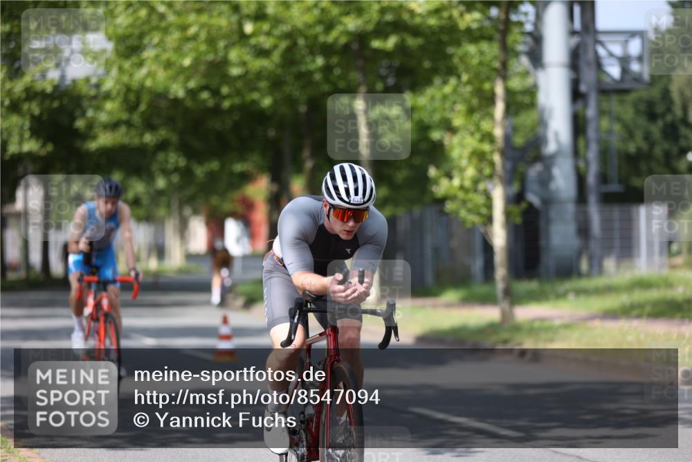10.08.2025 - GEWOBA Citytriathlon Bremen Yannick Fuchs http://msf.ph/oto/8547094 10.08.2025 12:09:26 Radfahren 611, 633, 674, 779, 814, 837, 880, 890, 896 meine-sportfotos.de
