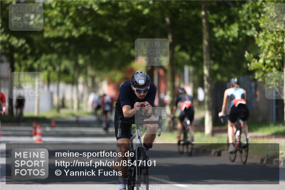 10.08.2025 - GEWOBA Citytriathlon Bremen Yannick Fuchs http://msf.ph/oto/8547101 10.08.2025 13:03:53 Radfahren 574, 576, 676, 685, 753, 812, 823, 908, 965, 1007 meine-sportfotos.de