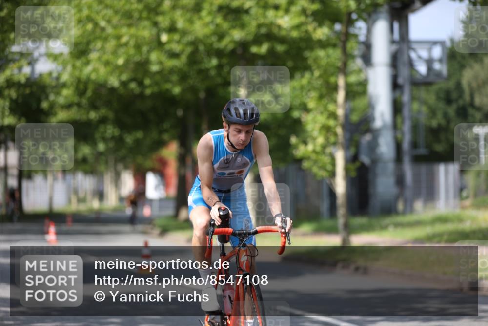 10.08.2025 - GEWOBA Citytriathlon Bremen Yannick Fuchs http://msf.ph/oto/8547108 10.08.2025 12:09:27 Radfahren 611, 633, 674, 814, 837, 880, 890, 896 meine-sportfotos.de