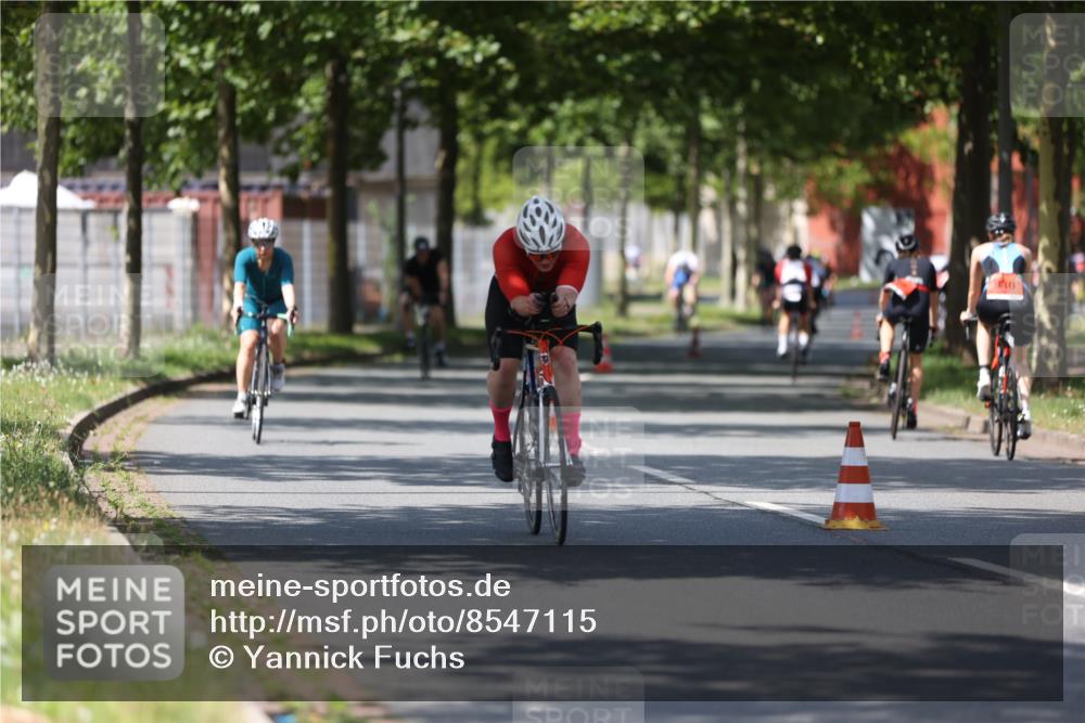 10.08.2025 - GEWOBA Citytriathlon Bremen Yannick Fuchs http://msf.ph/oto/8547115 10.08.2025 13:03:55 Radfahren 574, 576, 605, 625, 676, 685, 753, 812, 823, 908, 965, 1007 meine-sportfotos.de