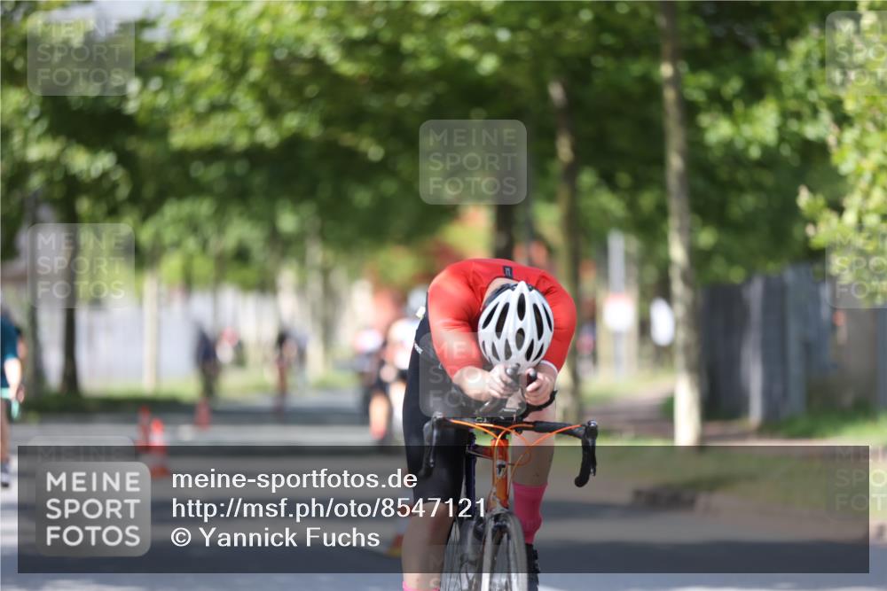 10.08.2025 - GEWOBA Citytriathlon Bremen Yannick Fuchs http://msf.ph/oto/8547121 10.08.2025 13:03:56 Radfahren 574, 576, 605, 625, 676, 685, 753, 812, 908, 965, 1007 meine-sportfotos.de