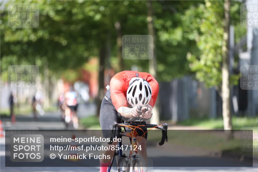 10.08.2025 - GEWOBA Citytriathlon Bremen Yannick Fuchs http://msf.ph/oto/8547124 10.08.2025 13:03:56 Radfahren 574, 576, 605, 625, 676, 685, 753, 812, 908, 965, 1007 meine-sportfotos.de