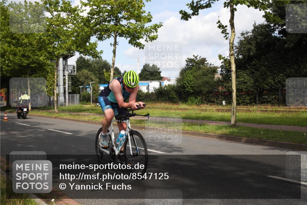 10.08.2025 - GEWOBA Citytriathlon Bremen Yannick Fuchs http://msf.ph/oto/8547125 10.08.2025 10:51:14 Radfahren 370, 419, 421 meine-sportfotos.de