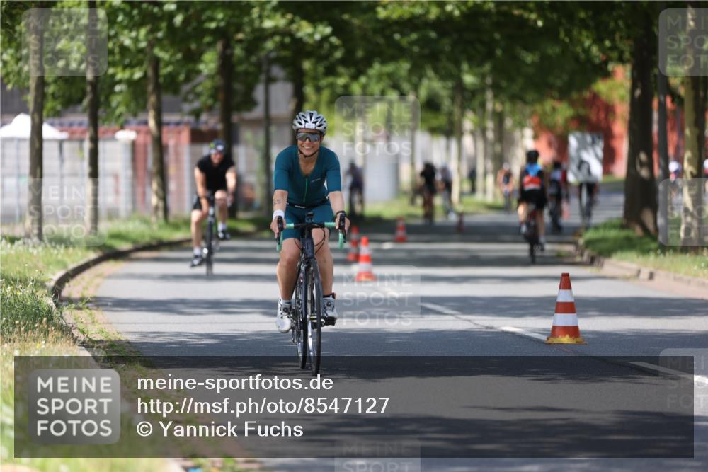 10.08.2025 - GEWOBA Citytriathlon Bremen Yannick Fuchs http://msf.ph/oto/8547127 10.08.2025 13:03:57 Radfahren 574, 576, 605, 625, 676, 685, 697, 753, 786, 812, 908, 963, 965, 1007 meine-sportfotos.de