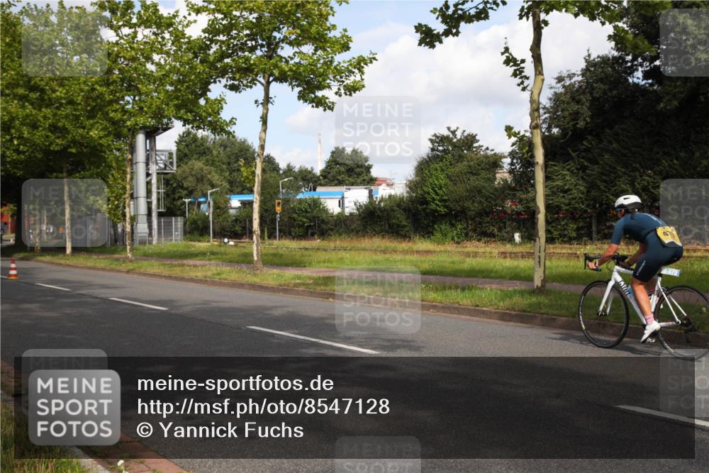 10.08.2025 - GEWOBA Citytriathlon Bremen Yannick Fuchs http://msf.ph/oto/8547128 10.08.2025 10:51:21 Radfahren 239, 396, 419, 421 meine-sportfotos.de