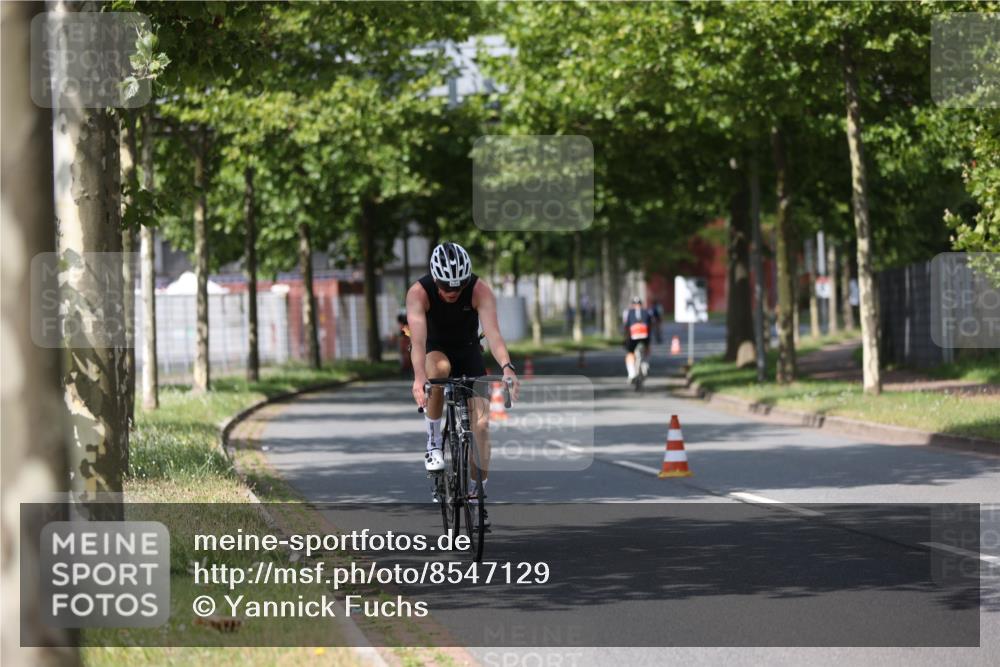 10.08.2025 - GEWOBA Citytriathlon Bremen Yannick Fuchs http://msf.ph/oto/8547129 10.08.2025 12:09:34 Radfahren 611, 633, 674, 703, 814, 880 meine-sportfotos.de