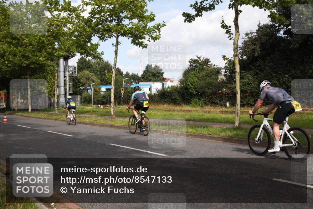 10.08.2025 - GEWOBA Citytriathlon Bremen Yannick Fuchs http://msf.ph/oto/8547133 10.08.2025 10:51:22 Radfahren 239, 396, 419, 421 meine-sportfotos.de