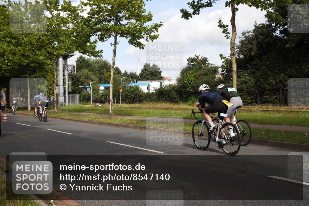 10.08.2025 - GEWOBA Citytriathlon Bremen Yannick Fuchs http://msf.ph/oto/8547140 10.08.2025 10:51:24 Radfahren 239, 396, 419, 421 meine-sportfotos.de
