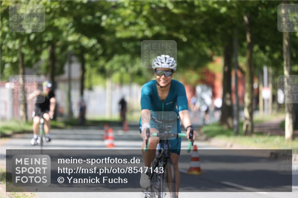 10.08.2025 - GEWOBA Citytriathlon Bremen Yannick Fuchs http://msf.ph/oto/8547143 10.08.2025 13:03:58 Radfahren 574, 576, 605, 625, 676, 685, 697, 753, 786, 812, 908, 963, 965, 1007 meine-sportfotos.de