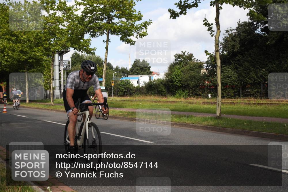 10.08.2025 - GEWOBA Citytriathlon Bremen Yannick Fuchs http://msf.ph/oto/8547144 10.08.2025 10:51:25 Radfahren 239, 396, 419, 421 meine-sportfotos.de
