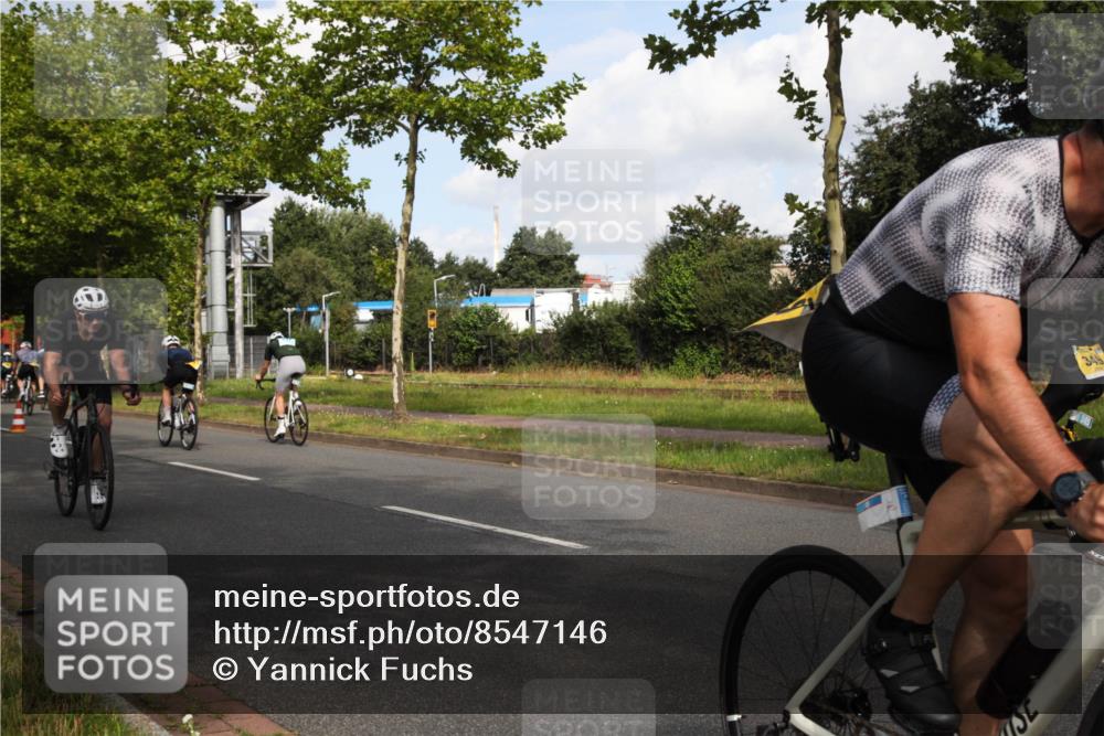 10.08.2025 - GEWOBA Citytriathlon Bremen Yannick Fuchs http://msf.ph/oto/8547146 10.08.2025 10:51:26 Radfahren 239, 396, 419 meine-sportfotos.de