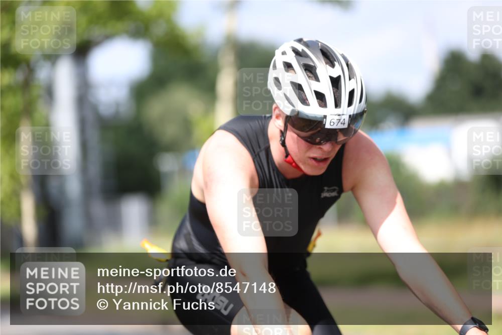 10.08.2025 - GEWOBA Citytriathlon Bremen Yannick Fuchs http://msf.ph/oto/8547148 10.08.2025 12:09:35 Radfahren 611, 633, 674, 697, 703, 814, 880 meine-sportfotos.de