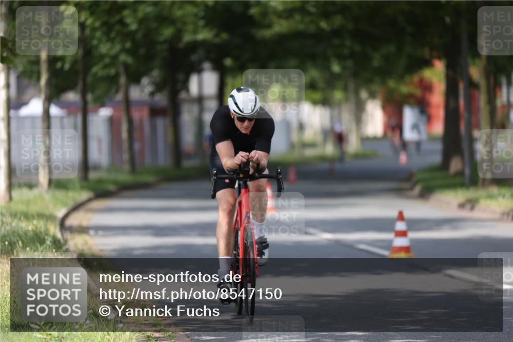 10.08.2025 - GEWOBA Citytriathlon Bremen Yannick Fuchs http://msf.ph/oto/8547150 10.08.2025 12:09:40 Radfahren 633, 674, 688, 697, 703, 814, 849 meine-sportfotos.de