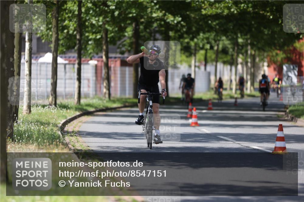 10.08.2025 - GEWOBA Citytriathlon Bremen Yannick Fuchs http://msf.ph/oto/8547151 10.08.2025 13:03:59 Radfahren 574, 576, 605, 625, 676, 685, 697, 753, 786, 908, 946, 963, 965, 1007 meine-sportfotos.de