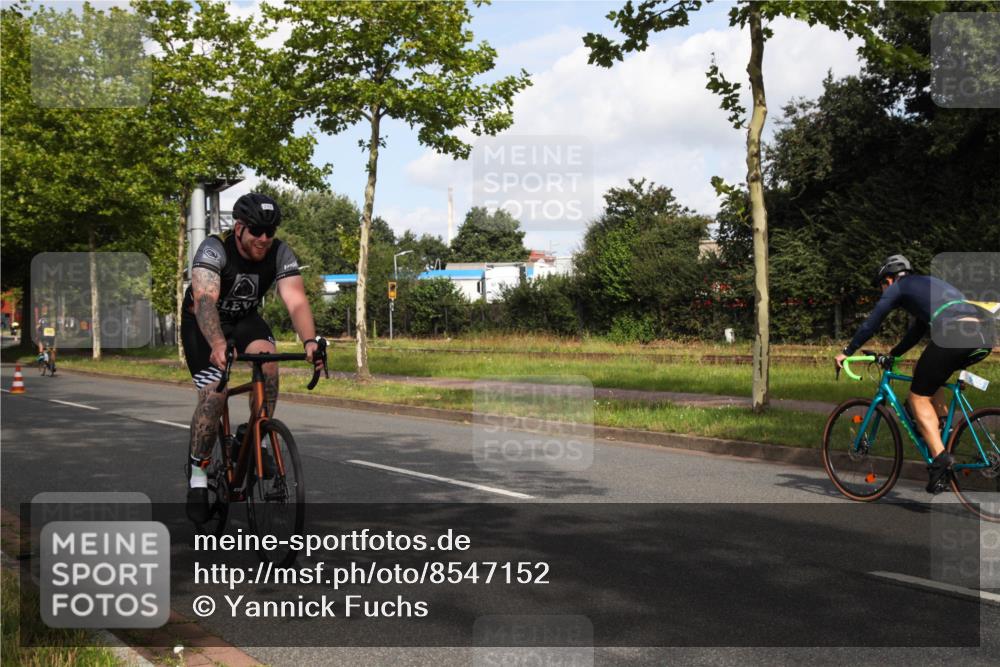 10.08.2025 - GEWOBA Citytriathlon Bremen Yannick Fuchs http://msf.ph/oto/8547152 10.08.2025 10:51:29 Radfahren 239, 396, 419, 483 meine-sportfotos.de