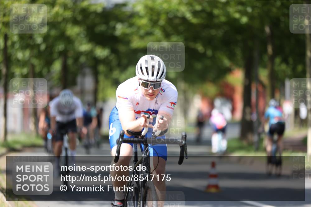 10.08.2025 - GEWOBA Citytriathlon Bremen Yannick Fuchs http://msf.ph/oto/8547175 10.08.2025 13:04:05 Radfahren 574, 576, 605, 625, 640, 676, 685, 697, 760, 769, 786, 946, 960, 963, 965, 1013, 1036 meine-sportfotos.de