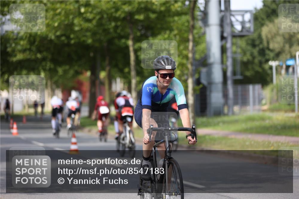 10.08.2025 - GEWOBA Citytriathlon Bremen Yannick Fuchs http://msf.ph/oto/8547183 10.08.2025 12:09:47 Radfahren 586, 628, 674, 688, 697, 703, 732, 830, 849 meine-sportfotos.de