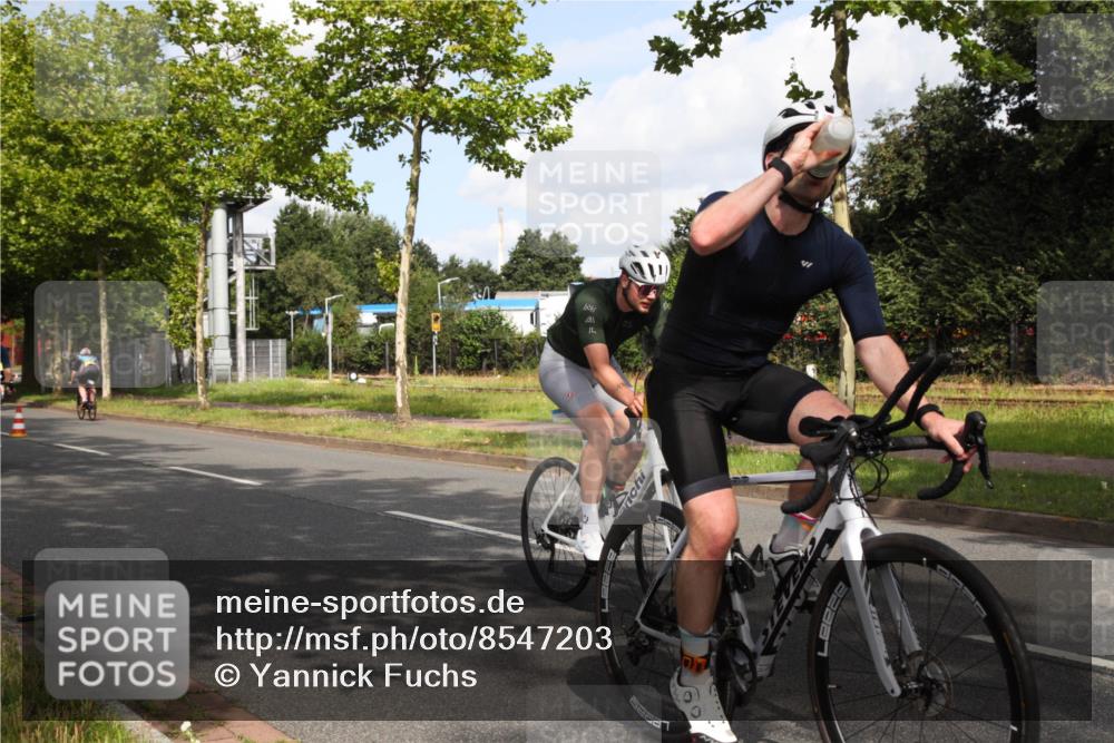 10.08.2025 - GEWOBA Citytriathlon Bremen Yannick Fuchs http://msf.ph/oto/8547203 10.08.2025 10:52:16 Radfahren 137, 349, 355, 390, 392, 394, 479 meine-sportfotos.de