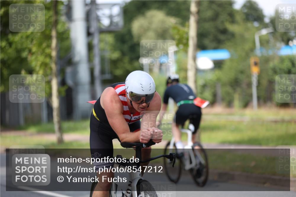 10.08.2025 - GEWOBA Citytriathlon Bremen Yannick Fuchs http://msf.ph/oto/8547212 10.08.2025 12:09:50 Radfahren 586, 607, 628, 688, 697, 703, 732, 830, 849 meine-sportfotos.de