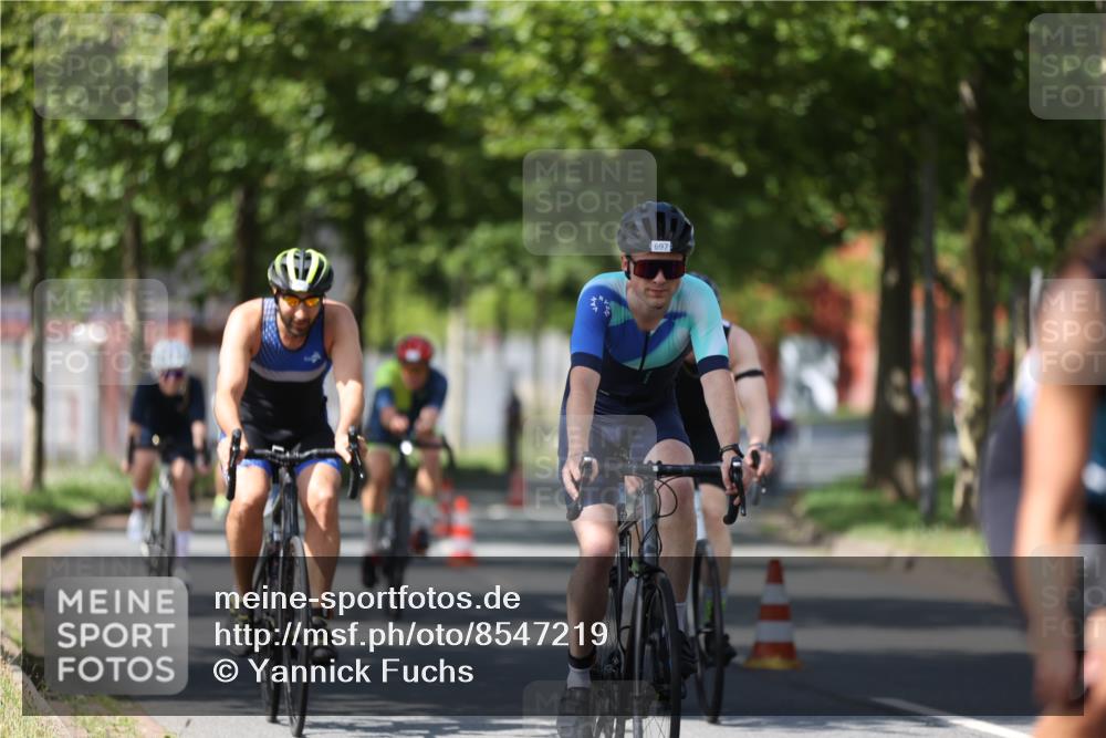 10.08.2025 - GEWOBA Citytriathlon Bremen Yannick Fuchs http://msf.ph/oto/8547219 10.08.2025 13:04:09 Radfahren 574, 576, 605, 625, 640, 685, 697, 760, 769, 786, 946, 960, 963, 965, 1013, 1036 meine-sportfotos.de