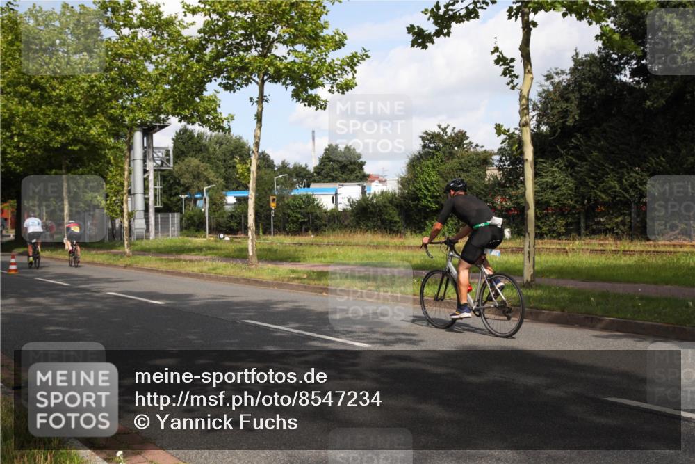10.08.2025 - GEWOBA Citytriathlon Bremen Yannick Fuchs http://msf.ph/oto/8547234 10.08.2025 10:52:26 Radfahren 137, 349, 354, 355, 390, 392, 394, 479, 491, 504 meine-sportfotos.de
