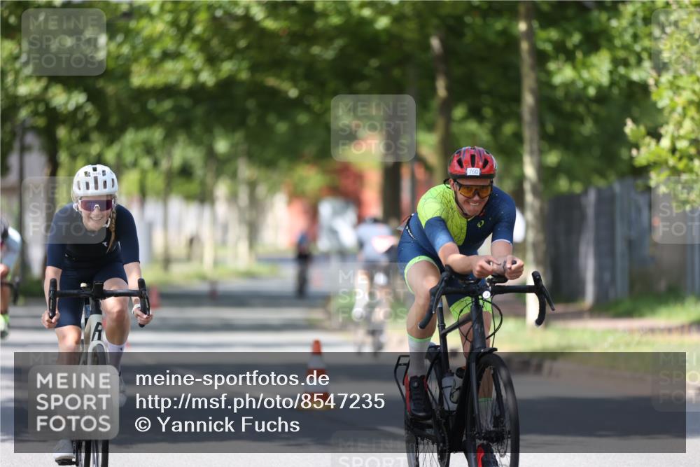 10.08.2025 - GEWOBA Citytriathlon Bremen Yannick Fuchs http://msf.ph/oto/8547235 10.08.2025 13:04:11 Radfahren 576, 605, 625, 640, 685, 697, 760, 769, 786, 946, 960, 963, 1013, 1036 meine-sportfotos.de
