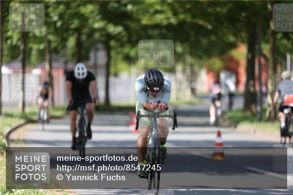 10.08.2025 - GEWOBA Citytriathlon Bremen Yannick Fuchs http://msf.ph/oto/8547245 10.08.2025 13:04:12 Radfahren 576, 605, 625, 640, 685, 697, 760, 769, 786, 946, 960, 963, 1013, 1036 meine-sportfotos.de