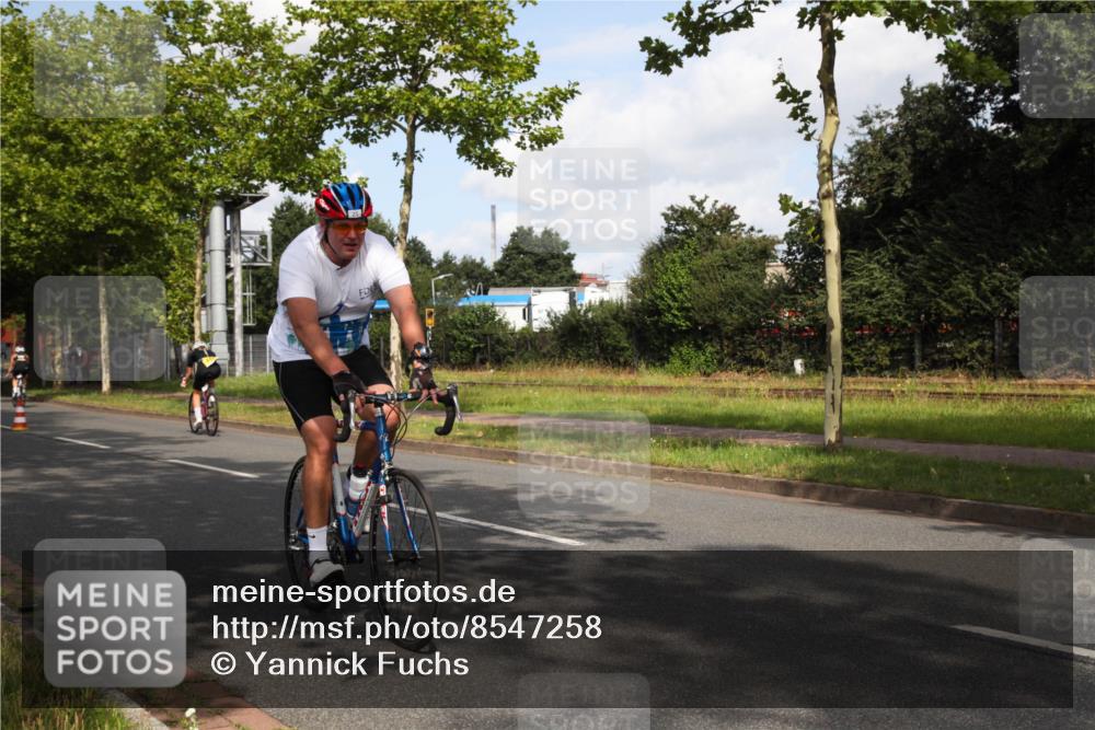 10.08.2025 - GEWOBA Citytriathlon Bremen Yannick Fuchs http://msf.ph/oto/8547258 10.08.2025 10:52:48 Radfahren 21, 43, 400, 413, 491 meine-sportfotos.de
