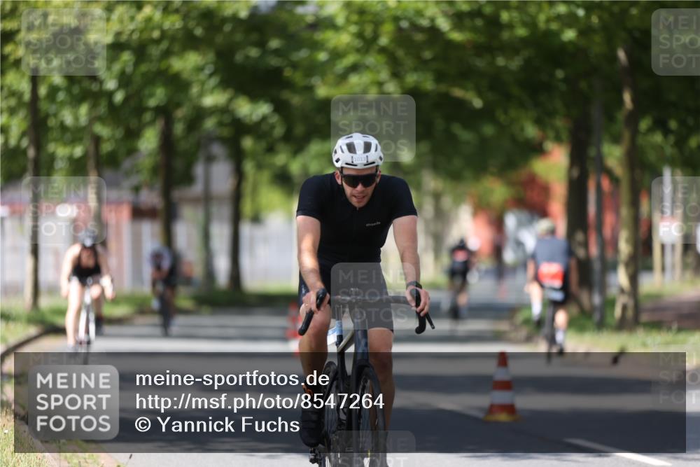 10.08.2025 - GEWOBA Citytriathlon Bremen Yannick Fuchs http://msf.ph/oto/8547264 10.08.2025 13:04:13 Radfahren 576, 605, 625, 640, 697, 760, 769, 786, 799, 946, 960, 963, 1013, 1036 meine-sportfotos.de