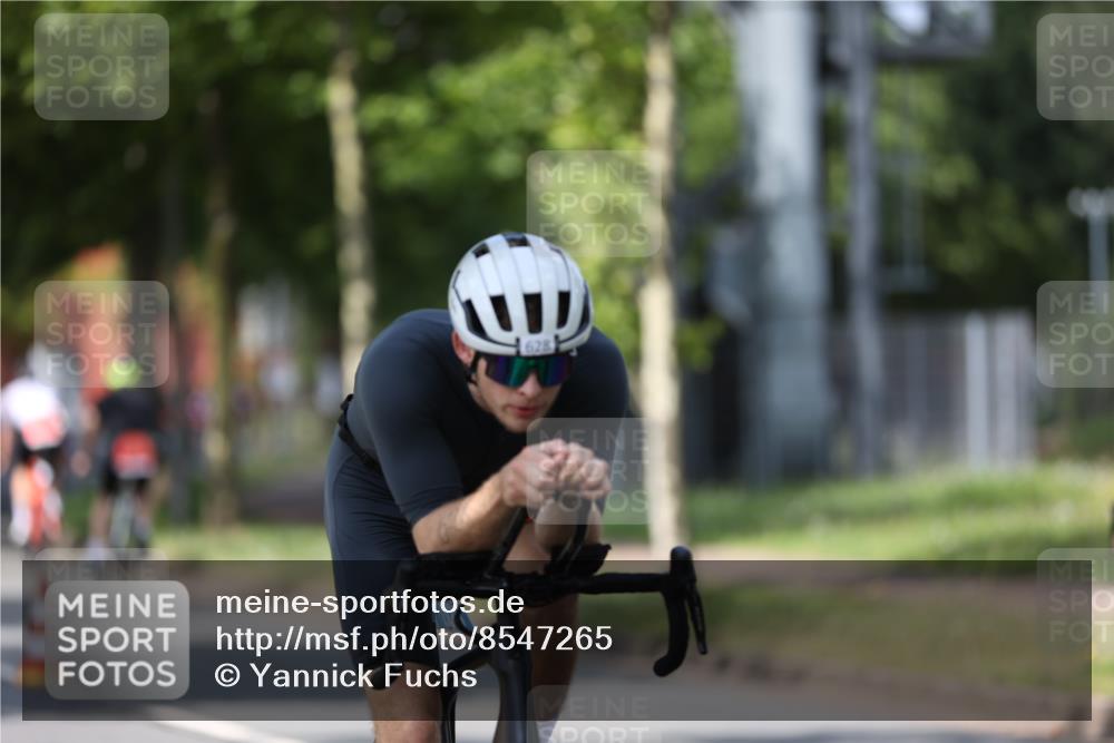 10.08.2025 - GEWOBA Citytriathlon Bremen Yannick Fuchs http://msf.ph/oto/8547265 10.08.2025 12:09:57 Radfahren 586, 607, 628, 688, 697, 732, 830, 849 meine-sportfotos.de