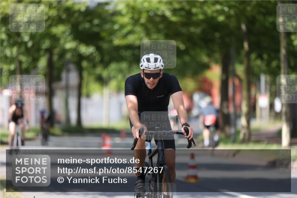 10.08.2025 - GEWOBA Citytriathlon Bremen Yannick Fuchs http://msf.ph/oto/8547267 10.08.2025 13:04:13 Radfahren 576, 605, 625, 640, 697, 760, 769, 786, 799, 946, 960, 963, 1013, 1036 meine-sportfotos.de