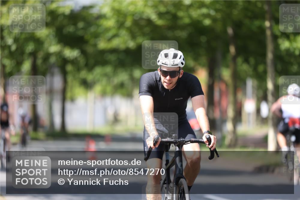 10.08.2025 - GEWOBA Citytriathlon Bremen Yannick Fuchs http://msf.ph/oto/8547270 10.08.2025 13:04:13 Radfahren 576, 605, 625, 640, 697, 760, 769, 786, 799, 946, 960, 963, 1013, 1036 meine-sportfotos.de