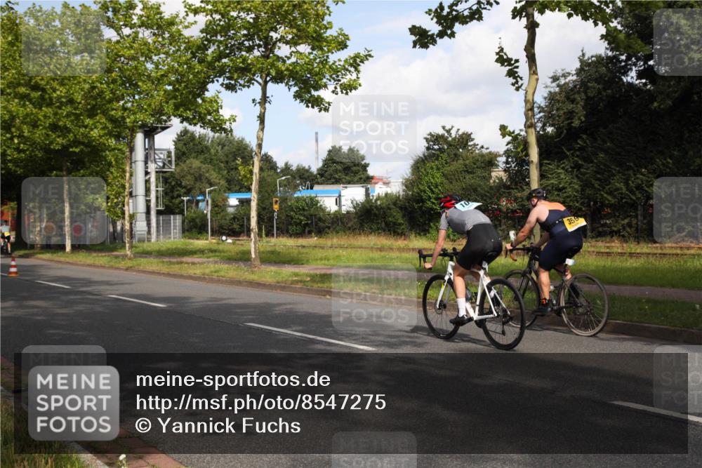10.08.2025 - GEWOBA Citytriathlon Bremen Yannick Fuchs http://msf.ph/oto/8547275 10.08.2025 10:53:06 Radfahren 29, 225, 358, 379, 380, 382, 400, 413, 448 meine-sportfotos.de