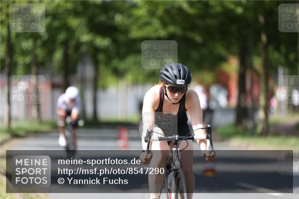 10.08.2025 - GEWOBA Citytriathlon Bremen Yannick Fuchs http://msf.ph/oto/8547290 10.08.2025 13:04:16 Radfahren 576, 605, 625, 640, 674, 697, 760, 769, 786, 799, 946, 960, 963, 1013, 1036 meine-sportfotos.de