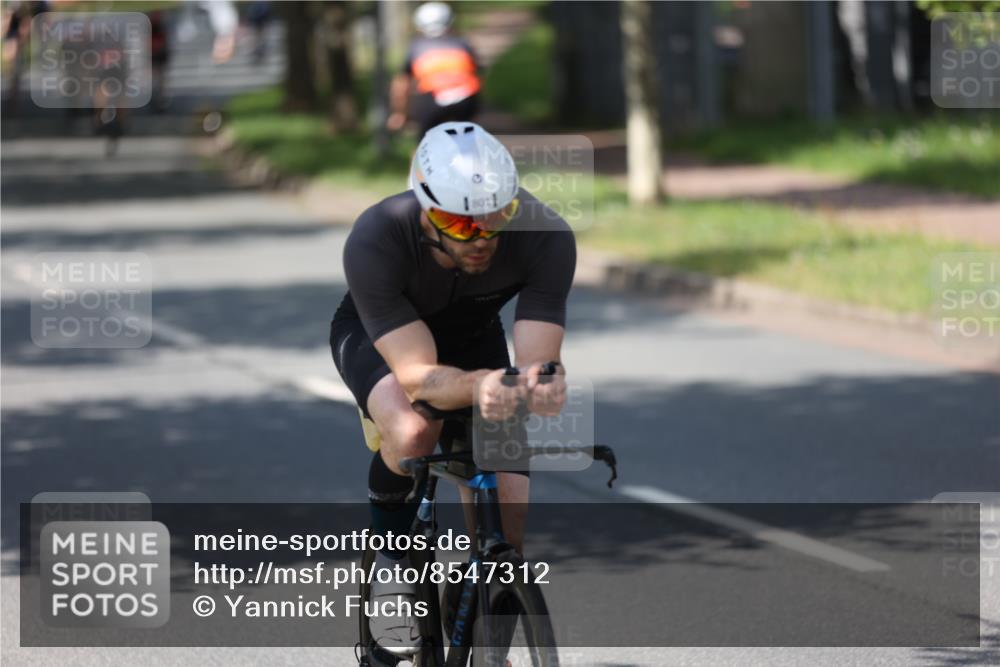 10.08.2025 - GEWOBA Citytriathlon Bremen Yannick Fuchs http://msf.ph/oto/8547312 10.08.2025 13:04:27 Radfahren 583, 674, 675, 751, 769, 799, 808, 875, 939, 960, 1013, 1036 meine-sportfotos.de