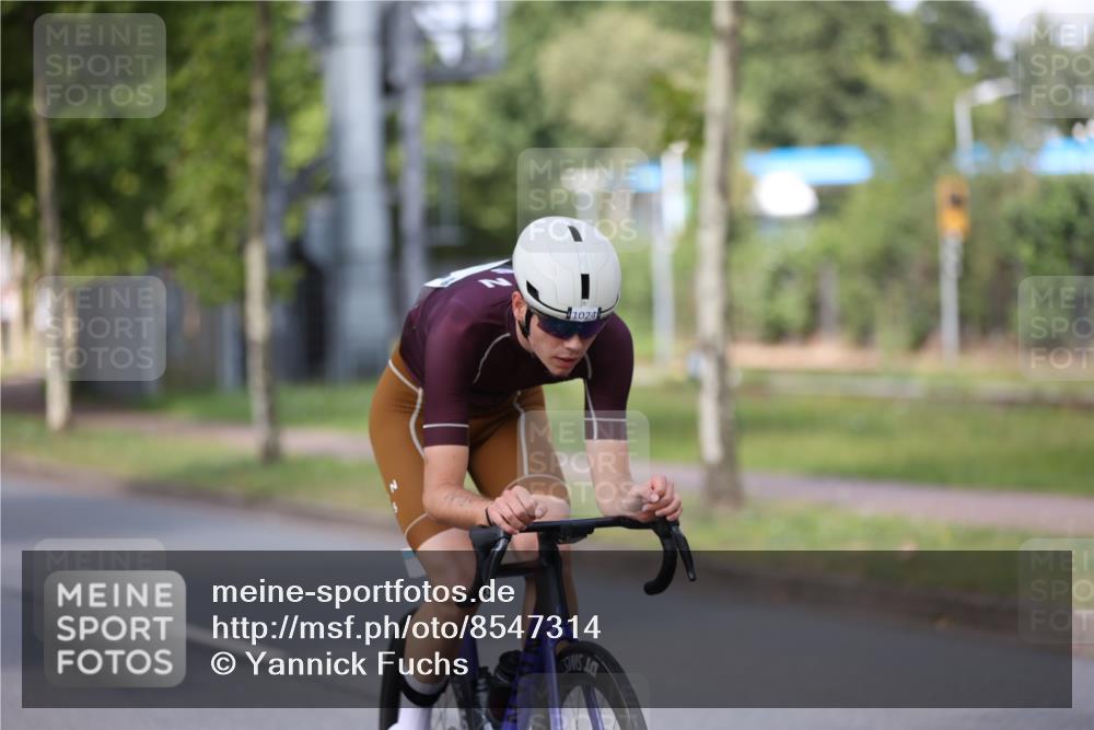 10.08.2025 - GEWOBA Citytriathlon Bremen Yannick Fuchs http://msf.ph/oto/8547314 10.08.2025 12:10:08 Radfahren 607, 628, 710, 830, 1024 meine-sportfotos.de