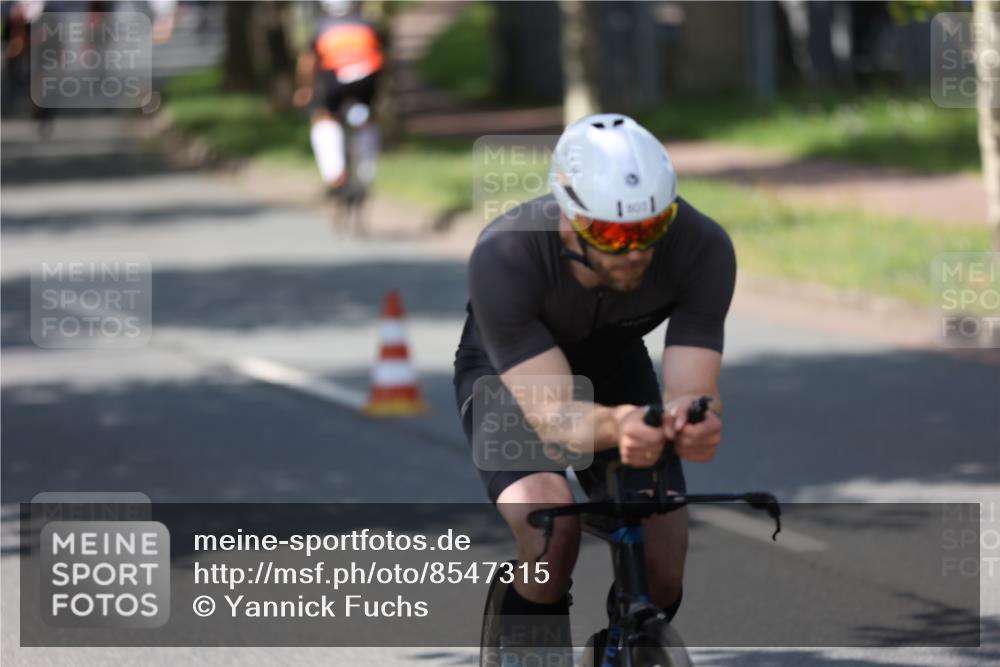 10.08.2025 - GEWOBA Citytriathlon Bremen Yannick Fuchs http://msf.ph/oto/8547315 10.08.2025 13:04:27 Radfahren 583, 674, 675, 751, 769, 799, 808, 875, 939, 960, 1013, 1036 meine-sportfotos.de