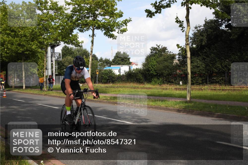 10.08.2025 - GEWOBA Citytriathlon Bremen Yannick Fuchs http://msf.ph/oto/8547321 10.08.2025 10:53:26 Radfahren 29, 225, 350, 404, 502 meine-sportfotos.de